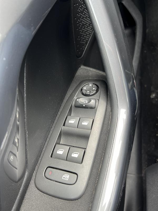 Peugeot 2008 1.2 PURETECH 130CV STYLE