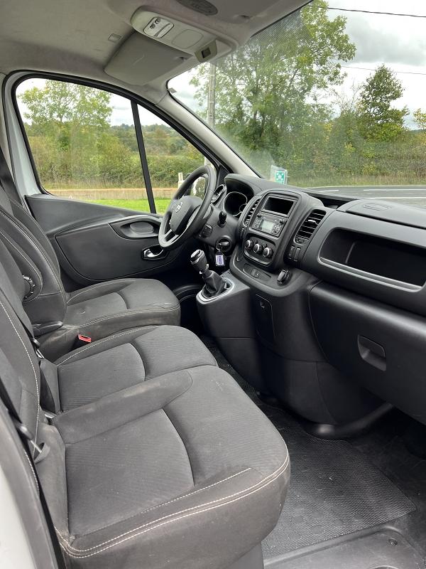 Nissan NV300 2.0 DCI L1H1 2T8 120CH OPTIMA