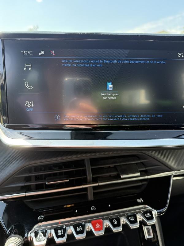Peugeot 2008 1.2I HYBRID - 136 BV E-DCS6 STYLE