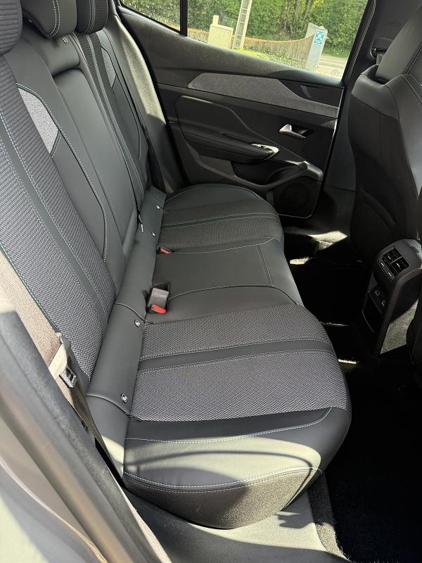 Peugeot 408 1.2I HYBRID -136 - BV E-DCS6 ALLURE