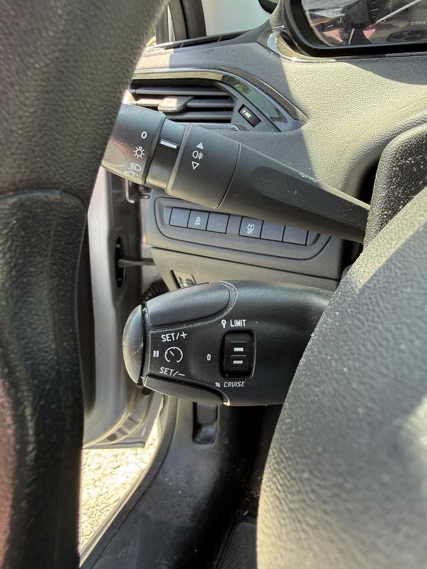 Peugeot 208 1.2I PURETECH 12V - 68 LIKE