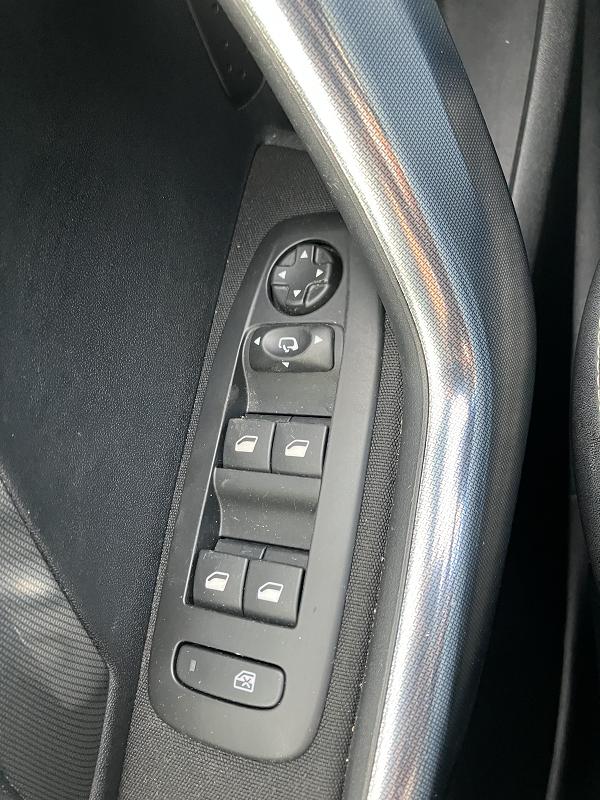 Peugeot 2008 1.6 E-HDI 115CV ALLURE