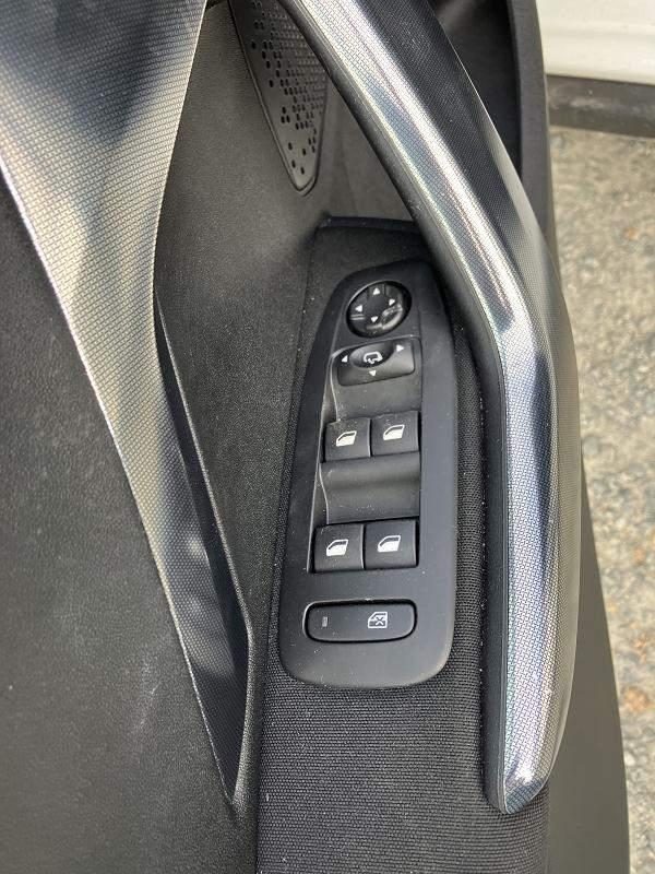 Peugeot 2008 1.6 E-HDI 115CV ALLURE