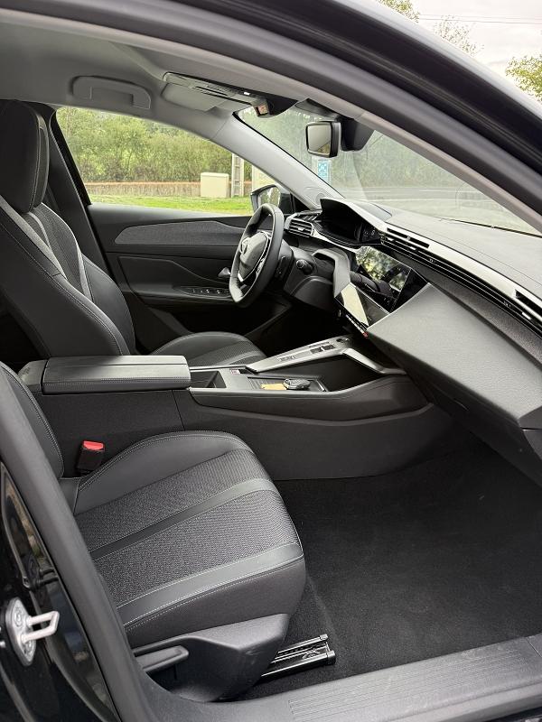 Peugeot 408 1.2I HYBRID -136/145 - BV E-DCS6 ALLURE