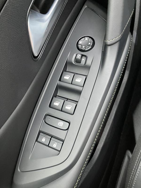 Peugeot 308 1.2I HYBRID - 136 BV E-DCS6 GT