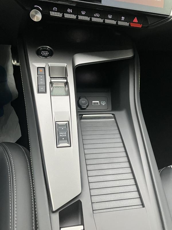 Peugeot 308 1.2I HYBRID - 136 BV E-DCS6 GT