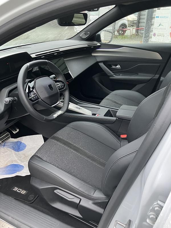 Peugeot 308 1.2I HYBRID - 136 BV E-DCS6 GT