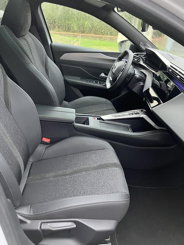 Peugeot 308 1.2I HYBRID - 136 BV E-DCS6 GT